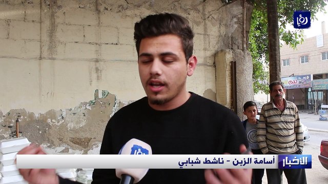 متطوعون يقدمون وجبات الإفطار من خلال تكية الكرامة