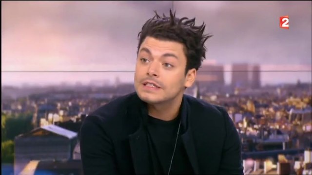 Kev Adams raconte son adolescence ingrate dans le JT de France 2