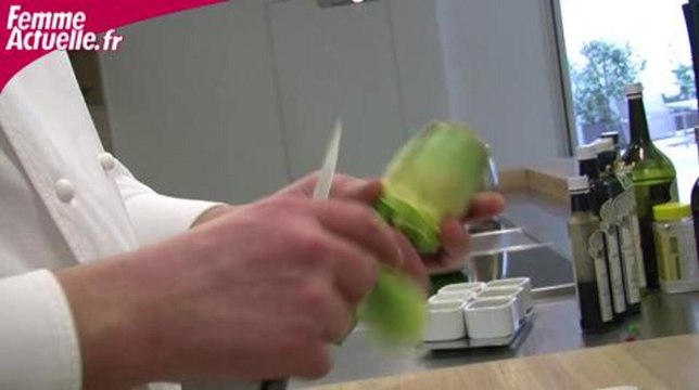 Carré d'agneau de lait rôti, légumes de printemps cuisinés en cocotte