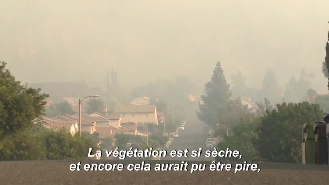 Incendies près de Los Angeles: deux morts, 100.000 évacuations