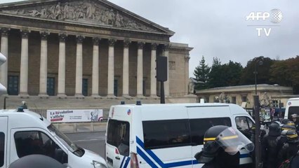 Extinction Rebellion: le blocage devant l'Assemblée dégagé par la police