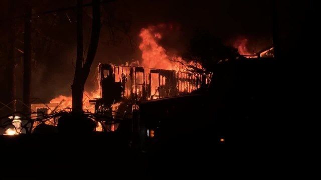 Violents incendies en Californie, des milliers d'évacuations