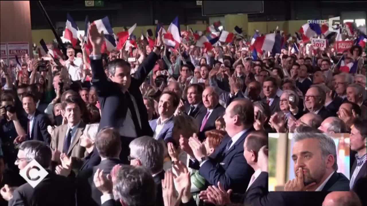 François et Penelope Fillon se croisent à un meeting et c'est glacial entre eux