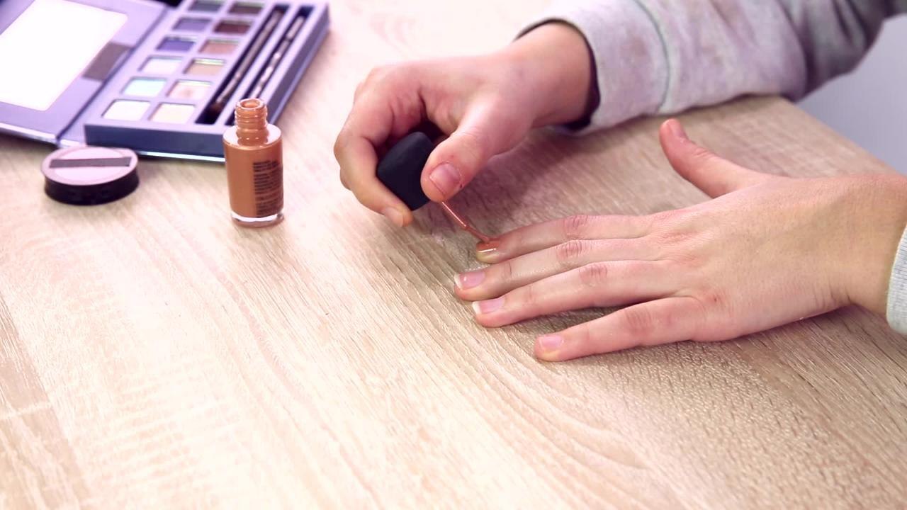 VIDEO Beauté - do it yourself : comment matifie...
