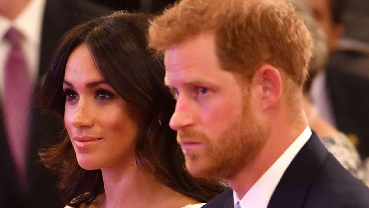 GALA VIDEO – Meghan Markle : ultra tendance en robe-chemise, son look inspire
