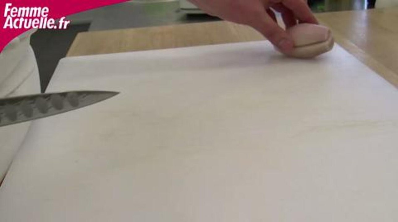 Comment émincer une échalote