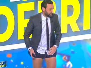 Cyril Hanouna perd un pari et se retrouve en slip