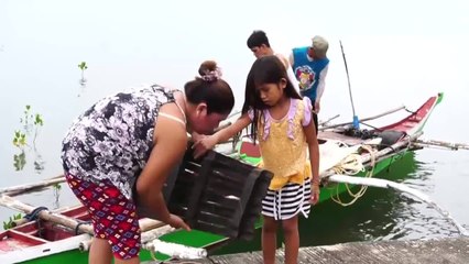 Le super-typhon Goni s'abat sur les Philippines, plus de 300.000 personnes évacuées