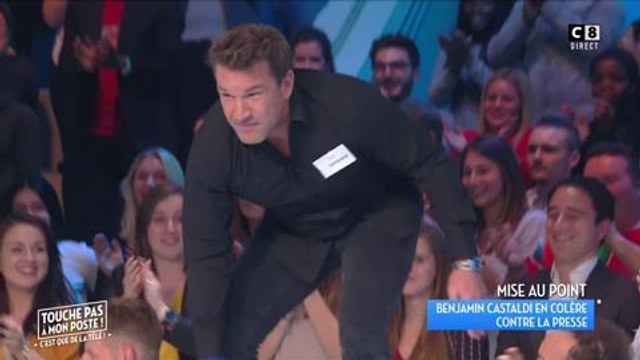 Benjamin Castaldi montre ses fesses