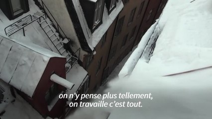En Suède, les "déneigeurs du ciel" bravent le vertige sur les toits