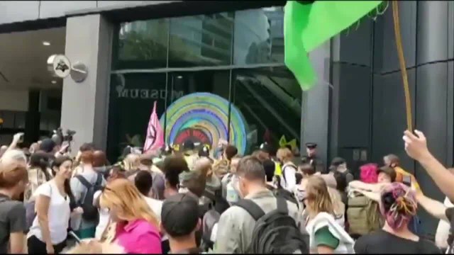 A Londres, des milliers de manifestants d'Extinction Rebellion lancent deux semaines d'actions