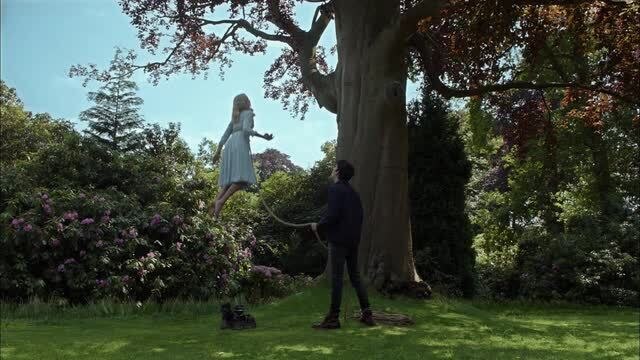 Découvrez un extrait de Miss Peregrine et les Enfants particuliers de Tim Burton
