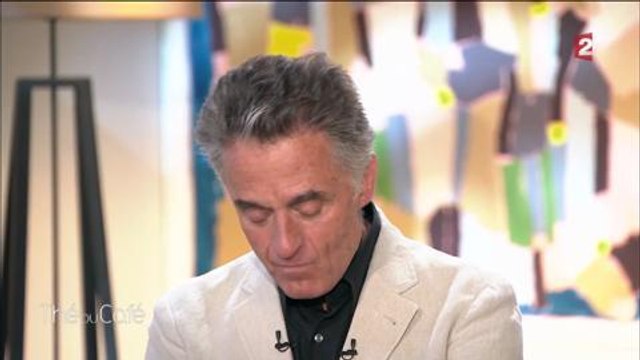 Gérard Holtz très ému dans Thé ou Café