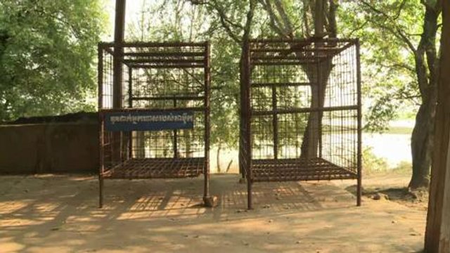 Des étudiants cambodgiens face à l'histoire des Khmers rouges