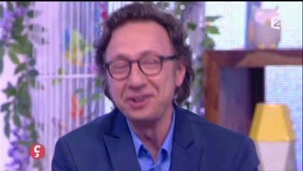 Stéphane Bern ému aux larmes pour la dernière de Comment ça va bien.mp4