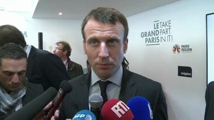 Emmanuel Macron visite le Mipim à Cannes