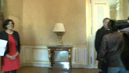 Rapport Badinter: remise du rapport à Manuel Valls