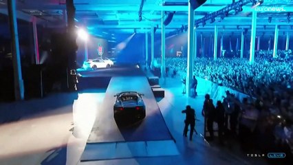 شاهد: إيلون ماسك يفتتح مصنعاً ضخماً لـ"تيسلا" في تكساس