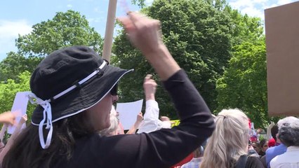 Limogeage du chef du FBI: Manifestation devant la Maison Blanche