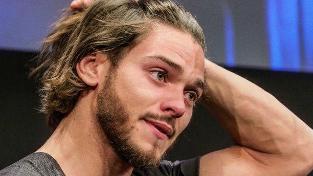 VOICI - Rayane Bensetti dévasté par la mort de son père