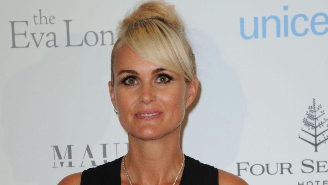 Story Voici :  Laeticia Hallyday empêchait John...