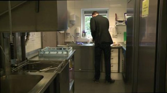 Aux Pays-Bas, étudiants et aînés colocs en maison de retraite