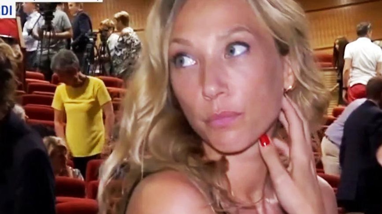 VOICI - Laura Smet evoque  ses "vraies racines"