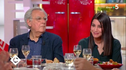 VOICI - Leïla Bekhti : l’incroyable anecdote de sa rencontre avec Bernard Pivot