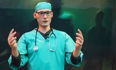 "الدكتور الفريد" طبيب أعصاب روبوت في معرض "جيتكس 2021"