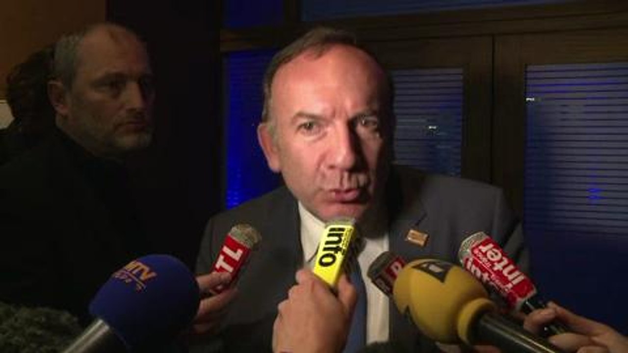 Gattaz promet emplois et hausses de salaires