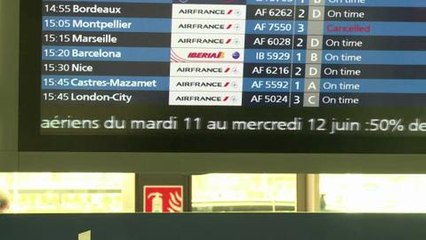 La grève des aiguilleurs du ciel se durcit