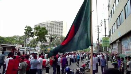 1er mai: colère des ouvriers du textile à Dacca