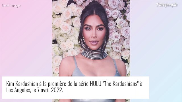 Kourtney Kardashian : Fraîchement mariée, elle dévoile un peu de sa poitrine dans un top osé