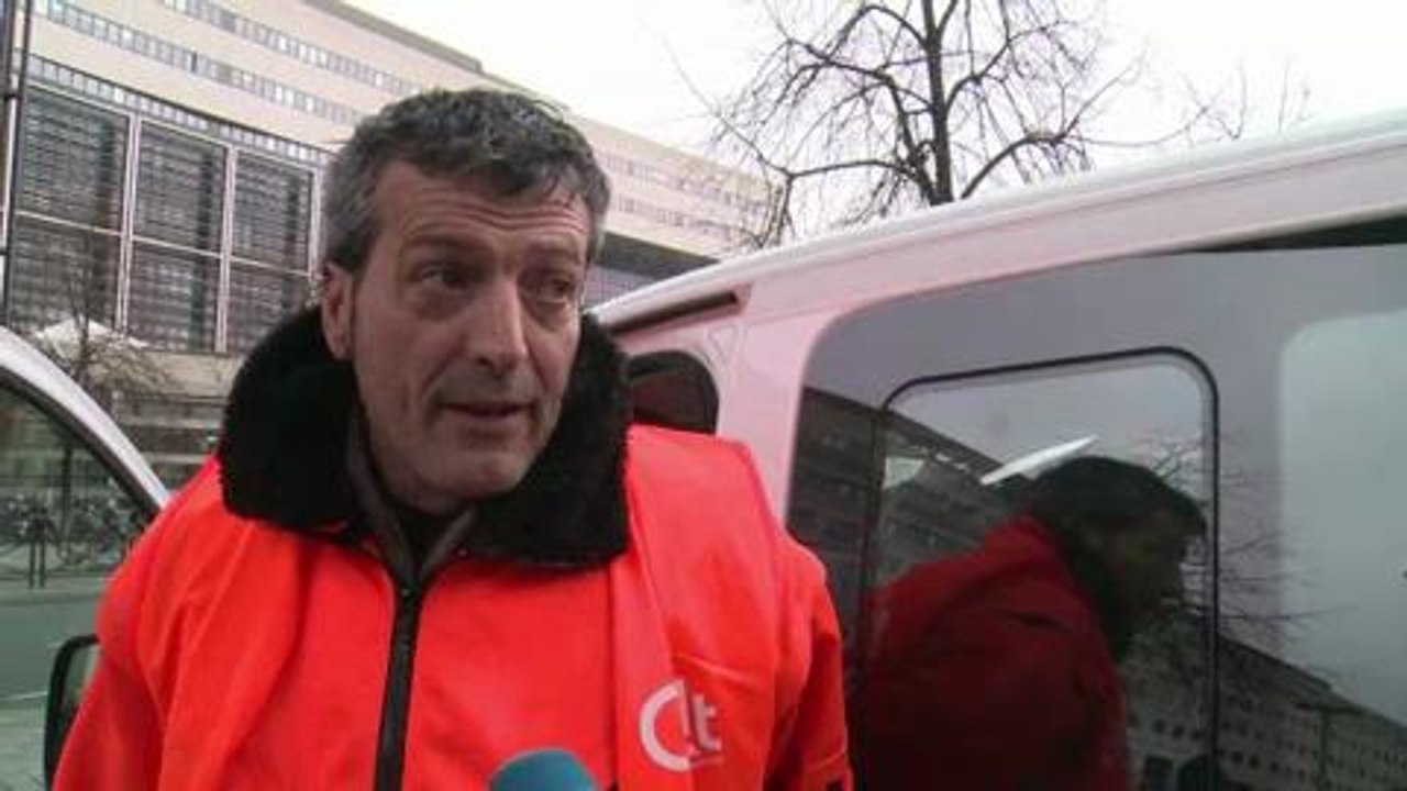 Les métallos de Florange quittent leur campement à Bercy