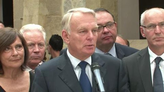 Ayrault achève sa visite à Marseille par l'Ecole de la deuxième chance