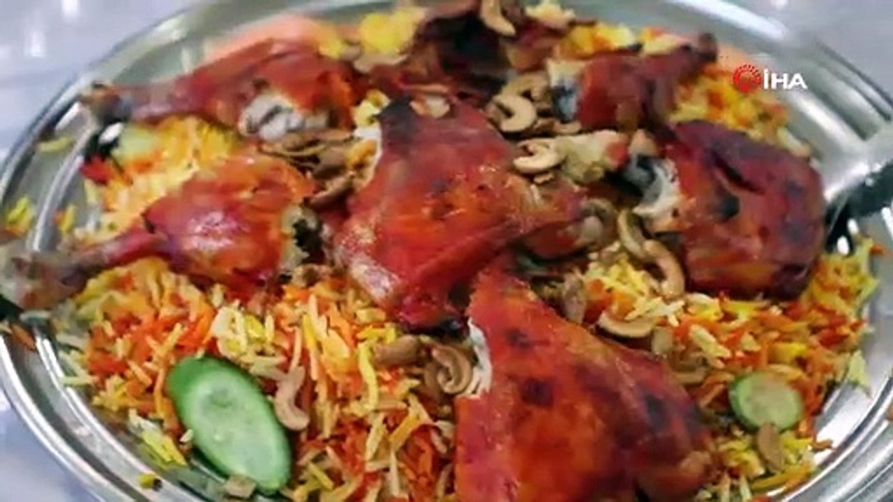 Mülteci kampındaki yetim kız hayaline kavuştu