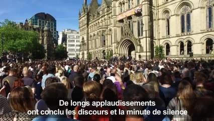 Manchester rend hommage aux victimes de l'attentat