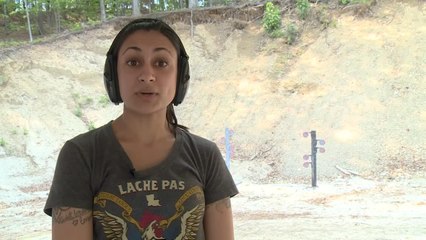 USA: des groupes LGBT s'entraînent au maniement des armes