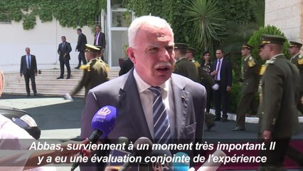 Abdallah de Jordanie rend une rare visite à Abbas