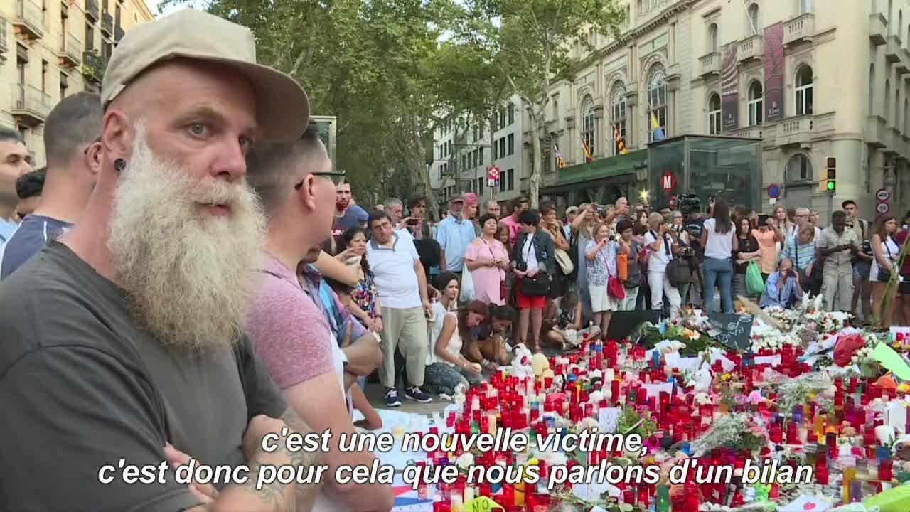 Barcelone: fleurs et bougies se multiplient, le bilan s'alourdit