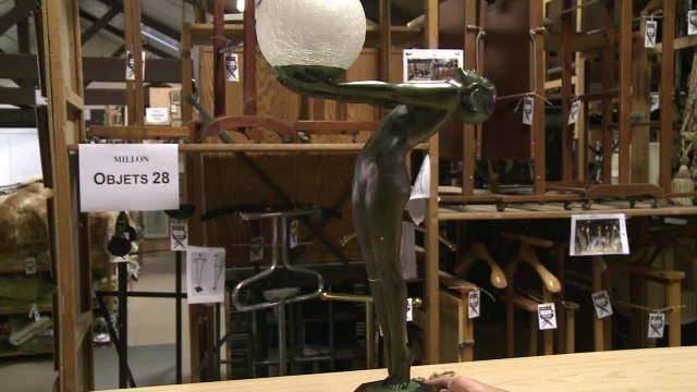 Clap de fin: des milliers d'accessoires de cinéma aux enchères