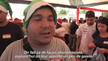 Venezuela : Un Père Noël rend visite à des sans-abris