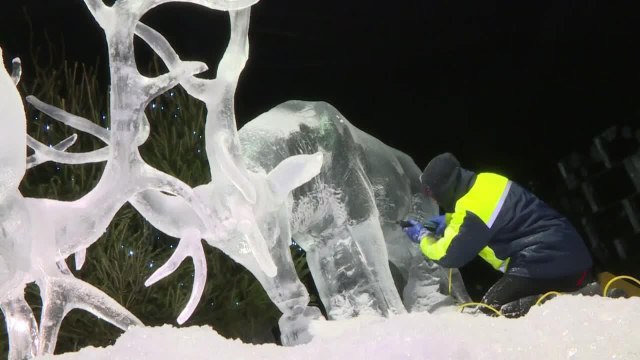 Edimbourg: des sculptures sur glace féériques au marché de Noël