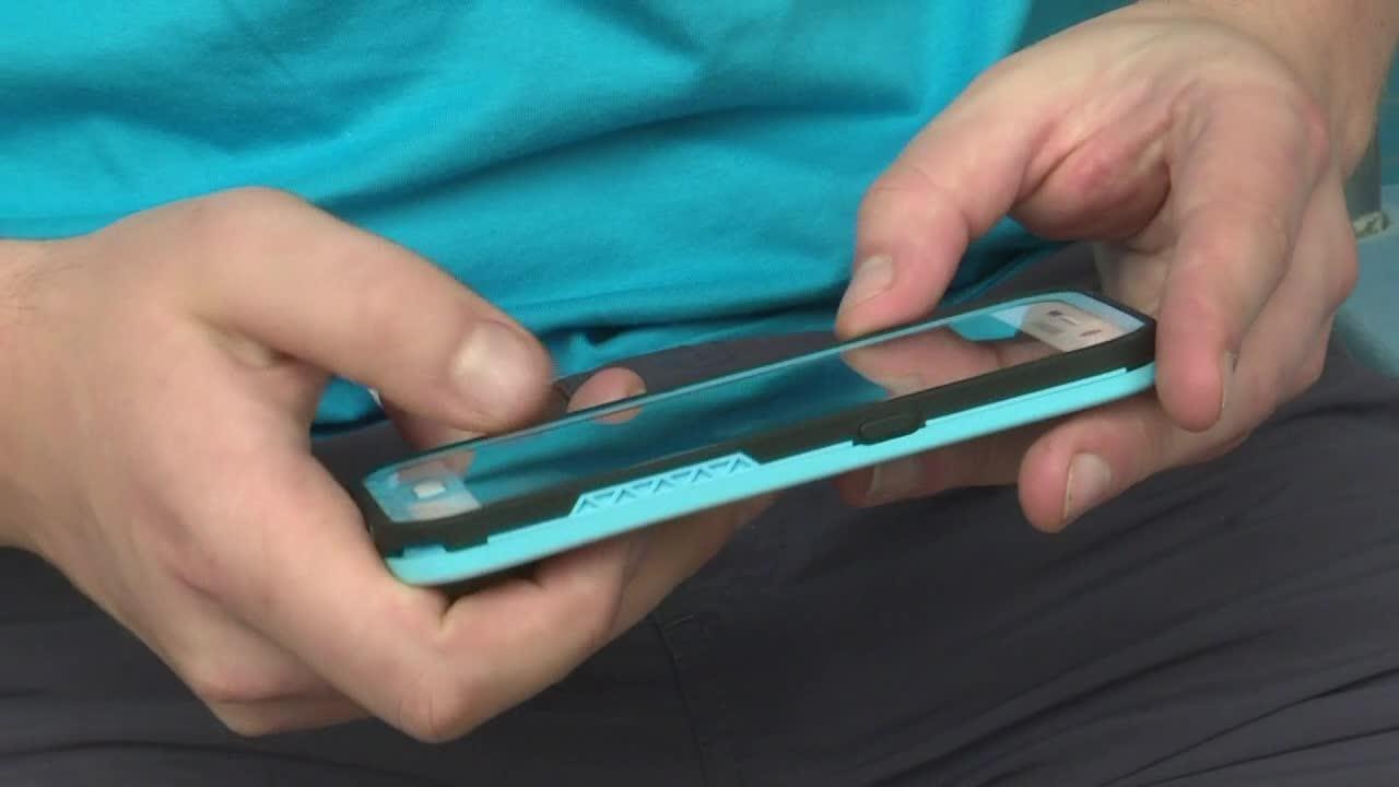 Nager avec des dauphins virtuels, une thérapie bien réelle