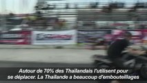 Courses de vitesse à moto près de Bangkok