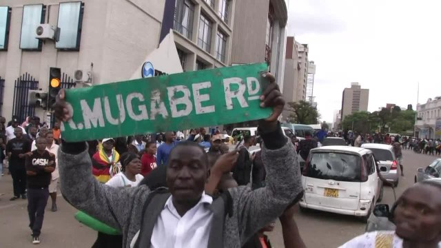 Zimbabwe: la rue gronde pour demander le départ de Mugabe