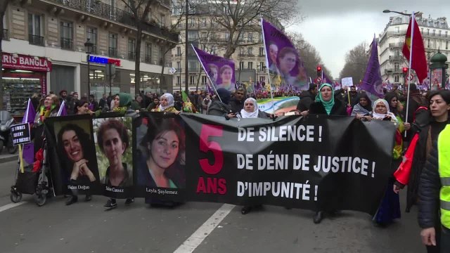 Paris: les Kurdes manifestent 5 ans après la mort de militantes