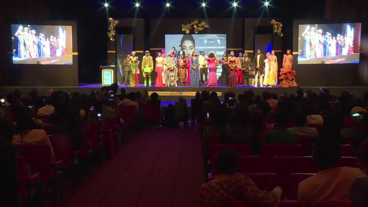 Des podiums aux magazines, les mannequins africains courtisés