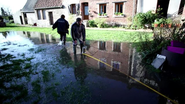 Crue de la Seine: des habitations inondées près de Rouen