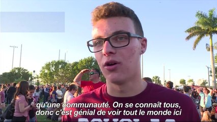Floride: veillée en hommage aux victimes de la fusillade